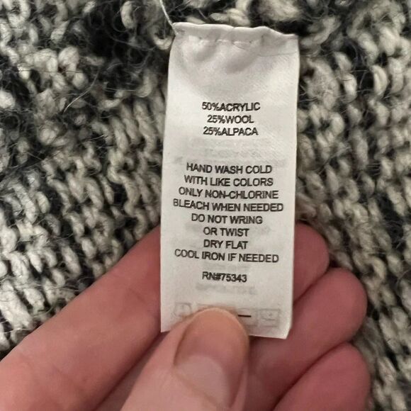 Cynthia Rowley Alpaca Wool Knee Length Open Front Cardigan
Oversized Sweater L - Picture 9 of 11